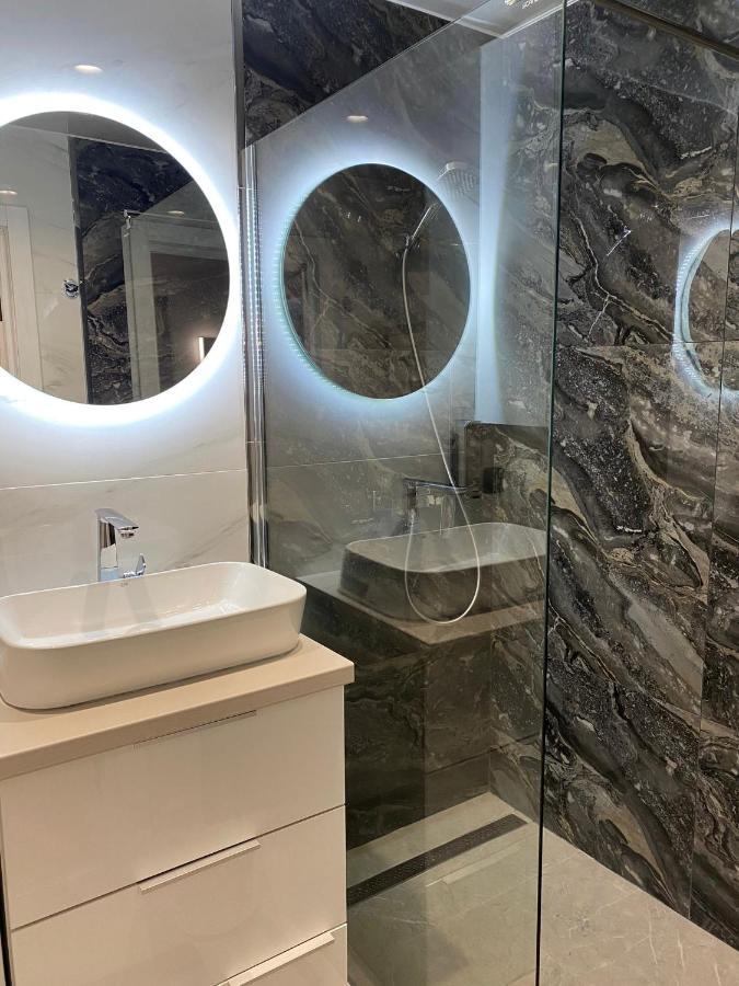 Citadel Vip Apartment Львов Экстерьер фото